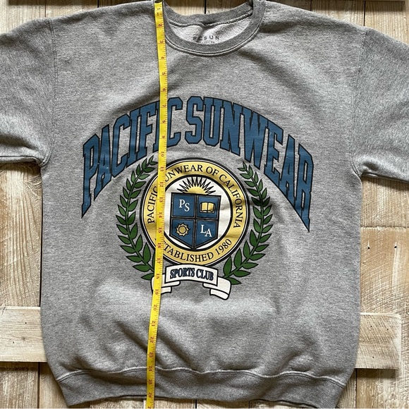 FREE W/ ITEM EQUAL/MORE VALUE Pacsun Graphic Crewneck Pullover - Picture 3 of 4
